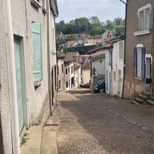 Le Gite No 2 Le Vigeant Exterior foto